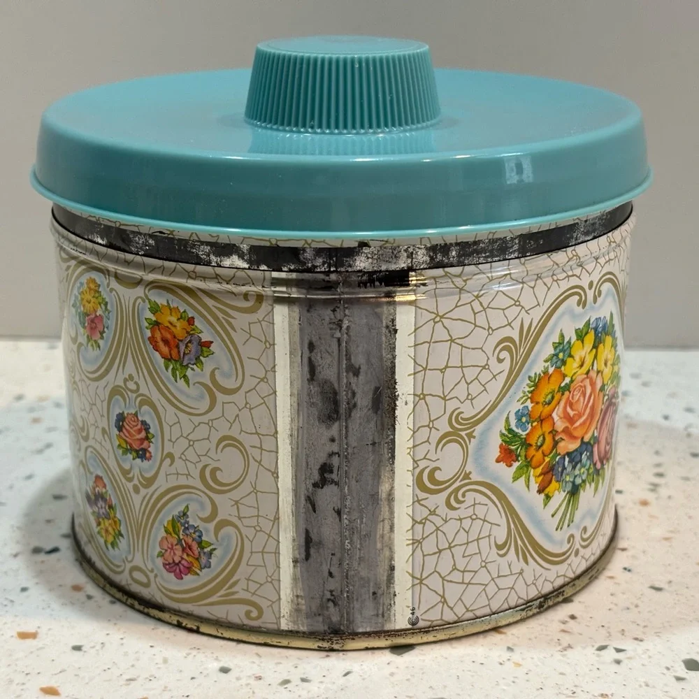 Vintage Floral Flower Tin Container with‎ Blue Lid